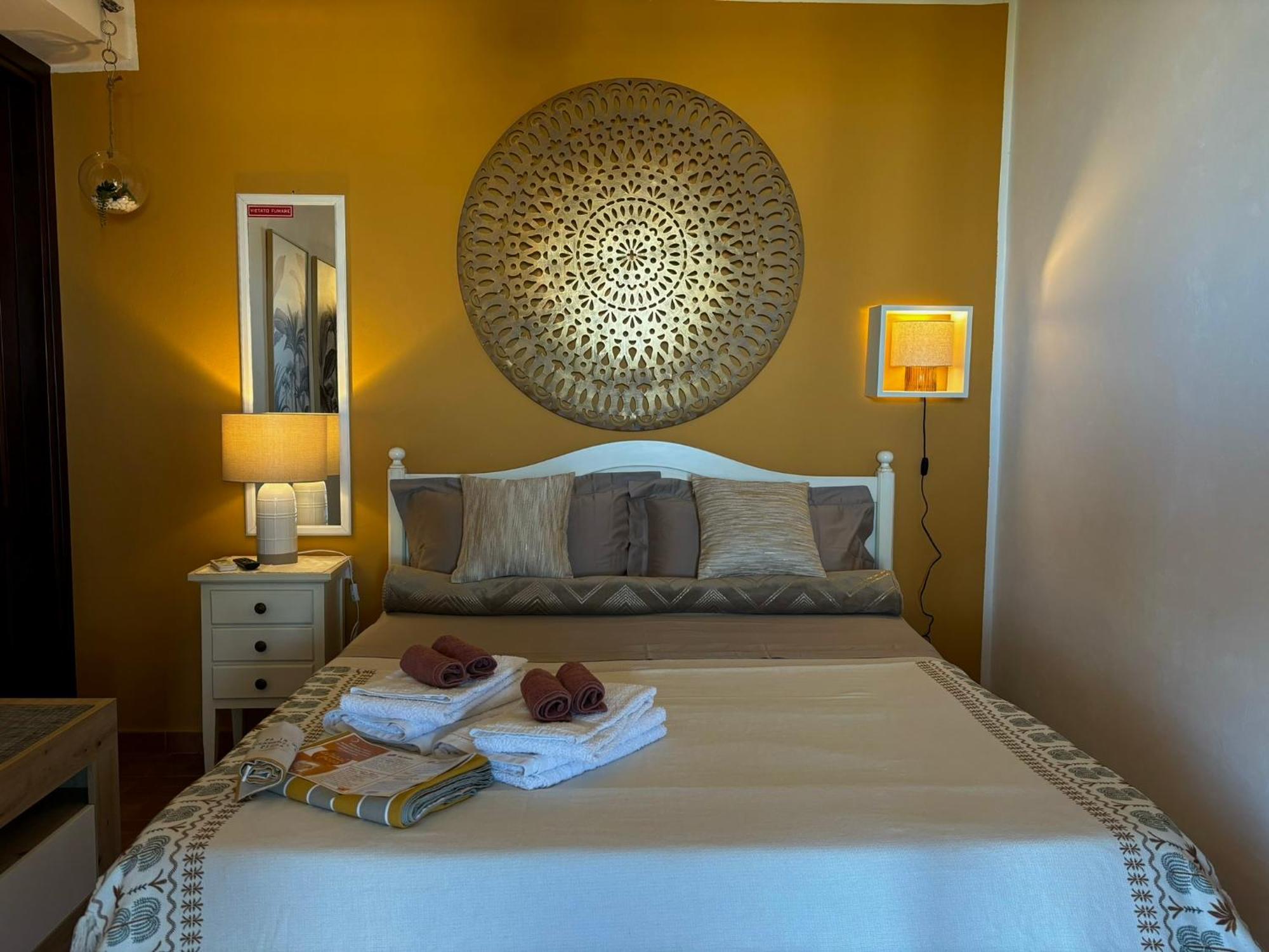 B&B Sole E Luna Palermo Exteriör bild