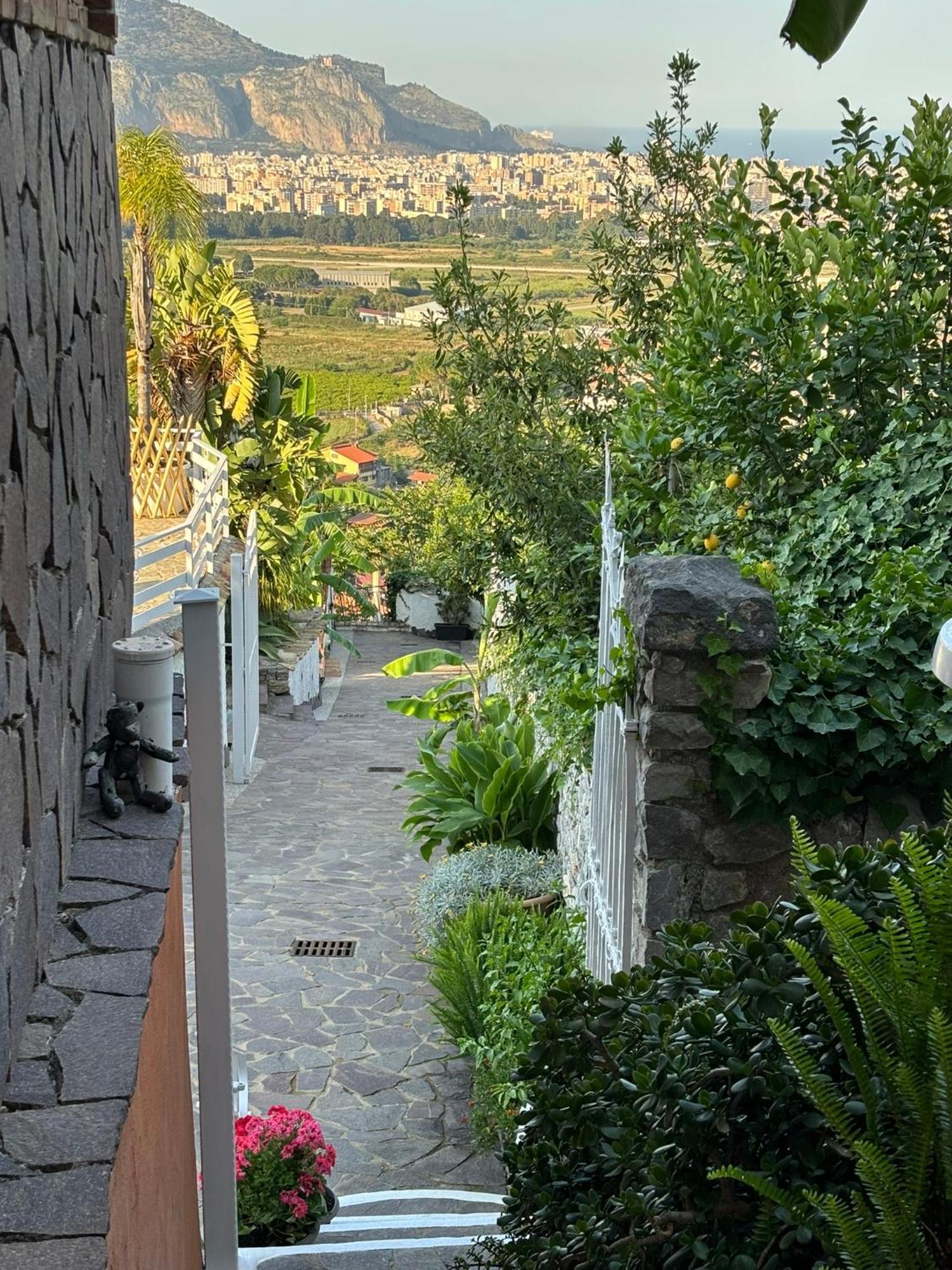 B&B Sole E Luna Palermo Exteriör bild